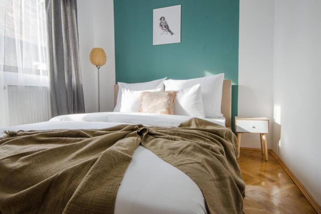 Stylized And Modern Apartment In بوخارست المظهر الخارجي الصورة